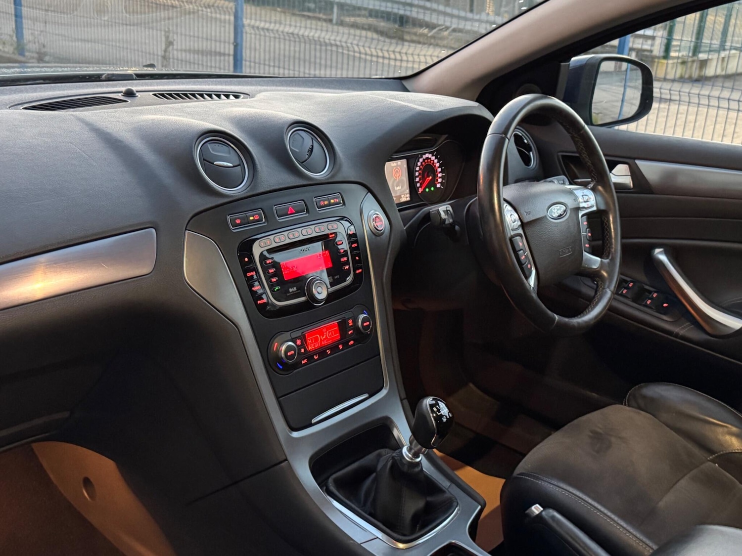 Used Ford Mondeo 2011 for sale - 77205077: Photo 17