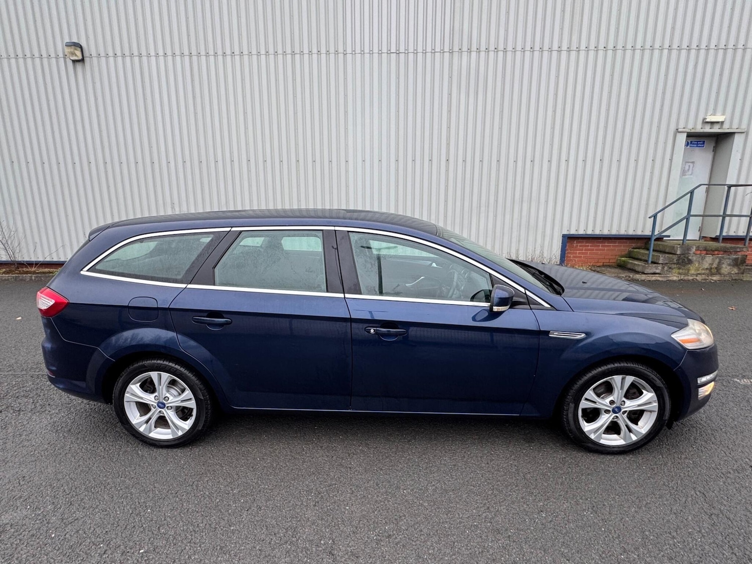 Used Ford Mondeo 2011 for sale - 77205077: Photo 2