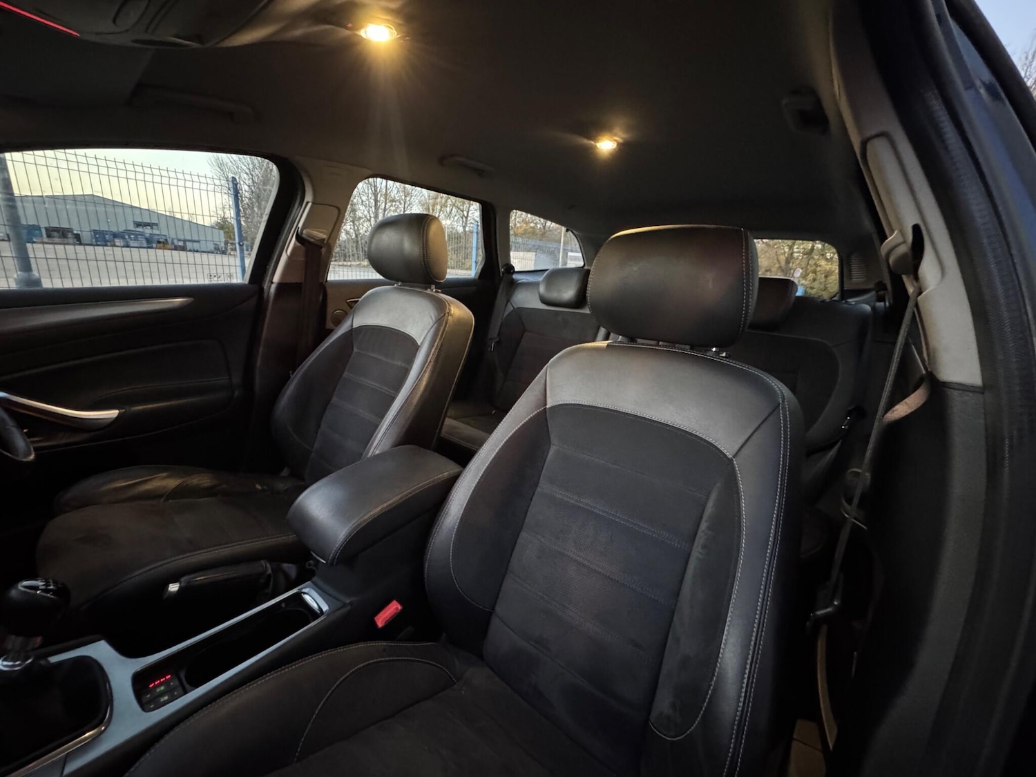 Used Ford Mondeo 2011 for sale - 77205077: Photo 23