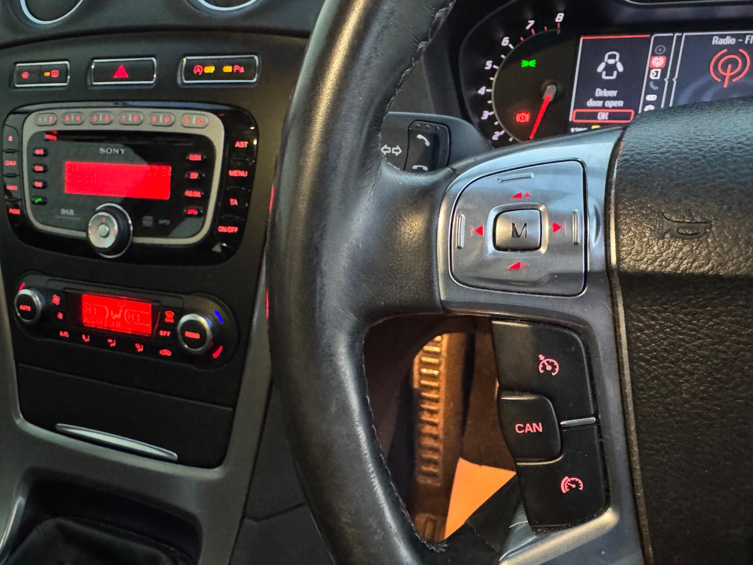 Used Ford Mondeo 2011 for sale - 77205077: Photo 32