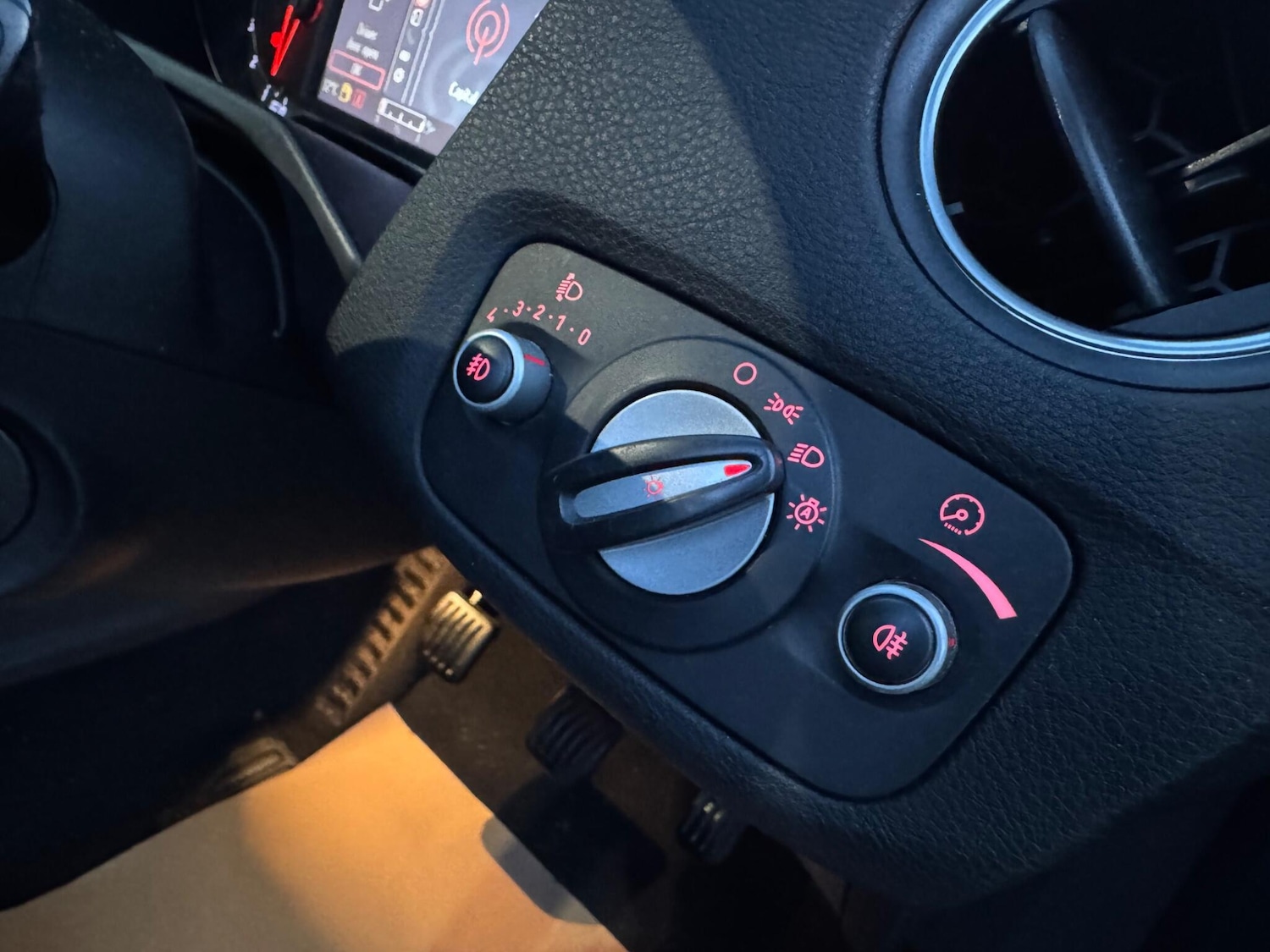 Used Ford Mondeo 2011 for sale - 77205077: Photo 35