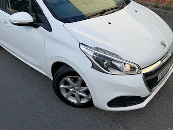 Used Peugeot 208 2016 for sale - 79644989: Photo