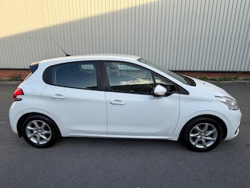 Used Peugeot 208 2016 for sale - 79644989: Photo