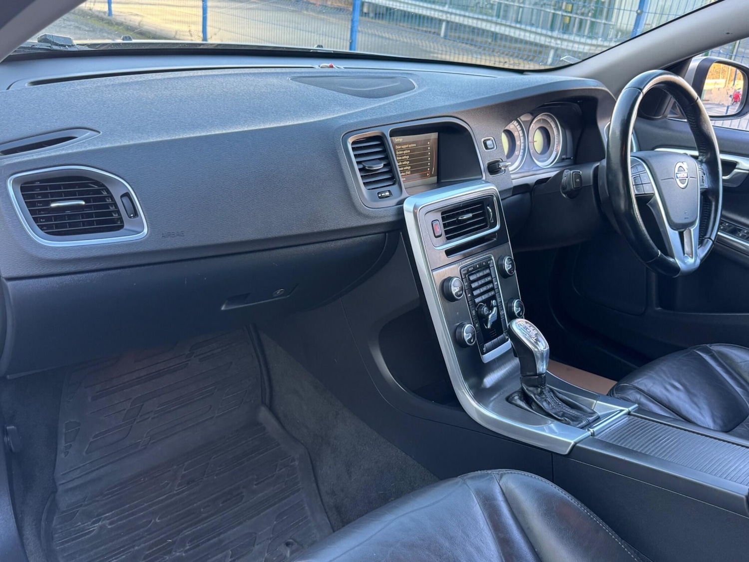 Used Volvo V60 2012 for sale - 78171045: Photo 17