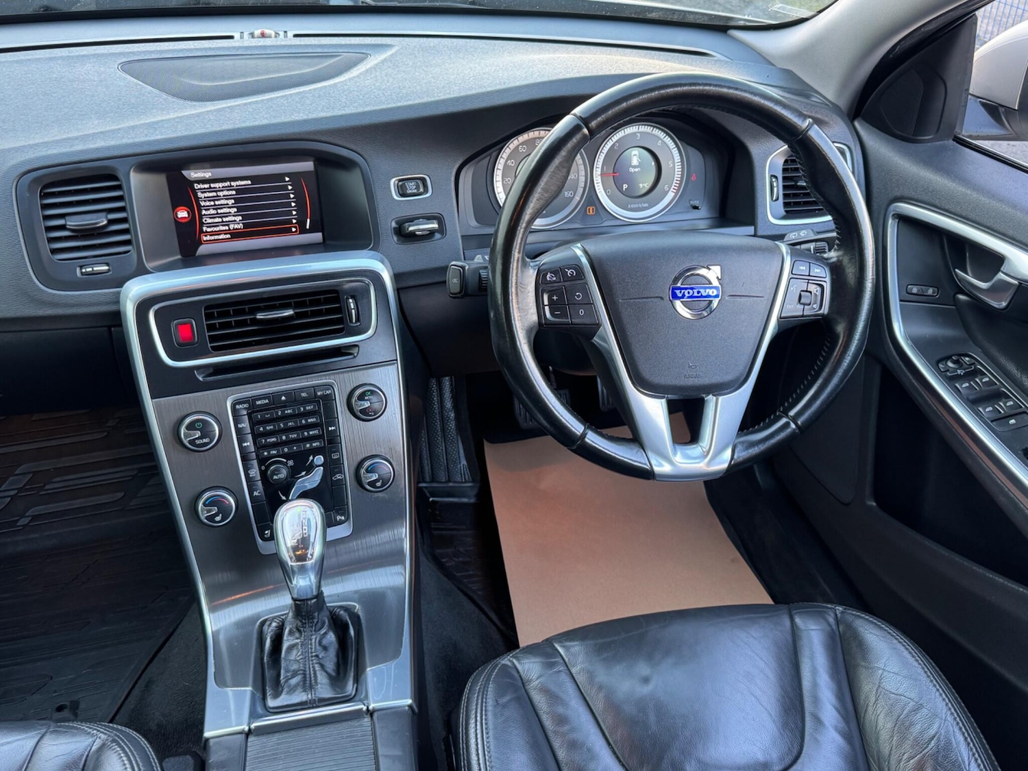 Used Volvo V60 2012 for sale - 78171045: Photo 19