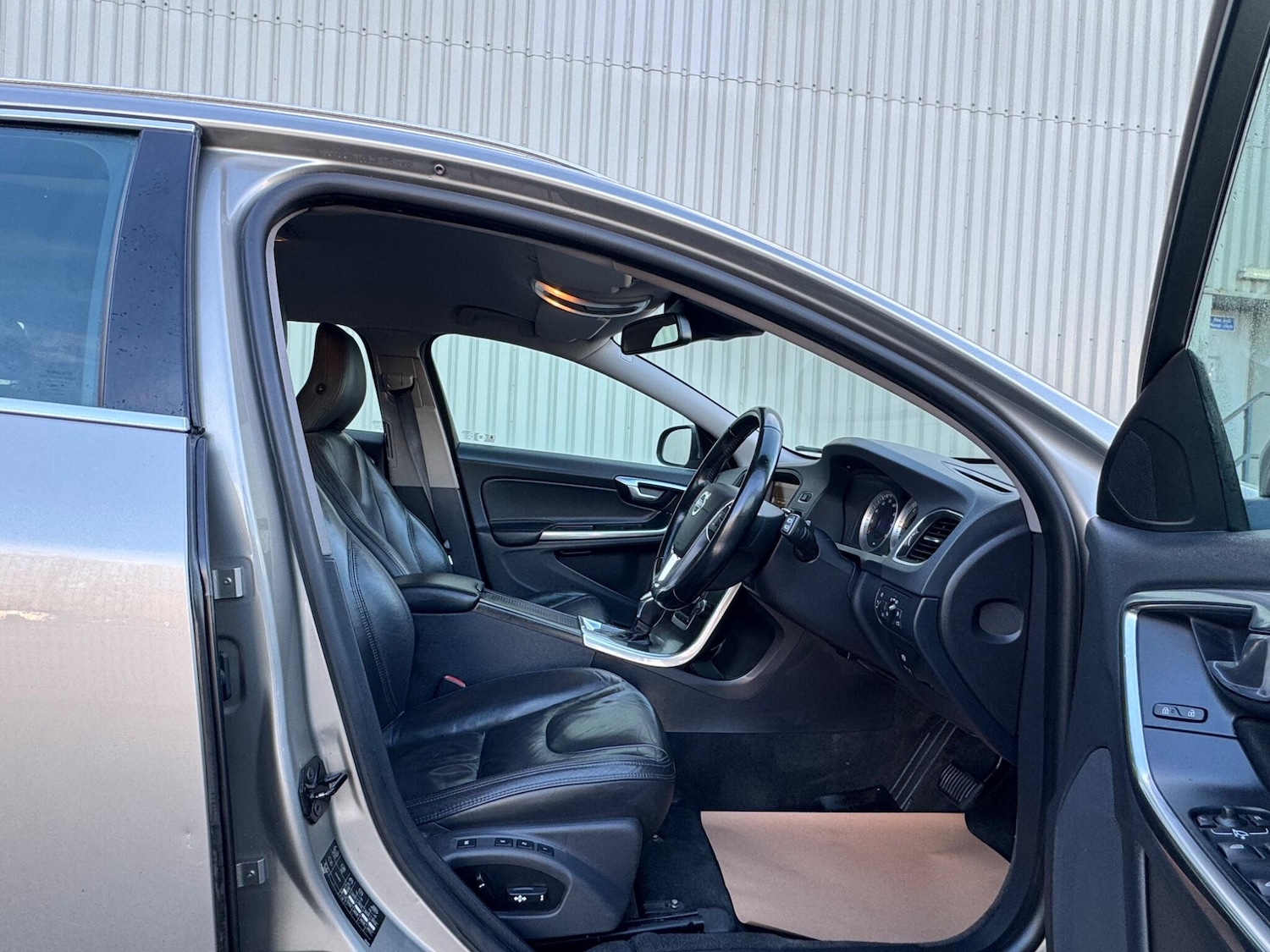 Used Volvo V60 2012 for sale - 78171045: Photo 20