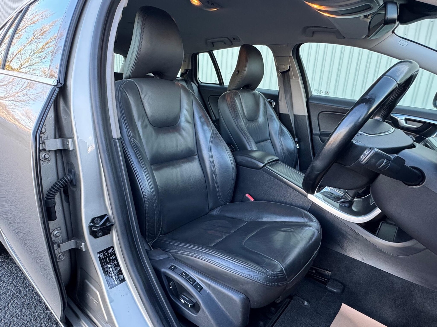 Used Volvo V60 2012 for sale - 78171045: Photo 21