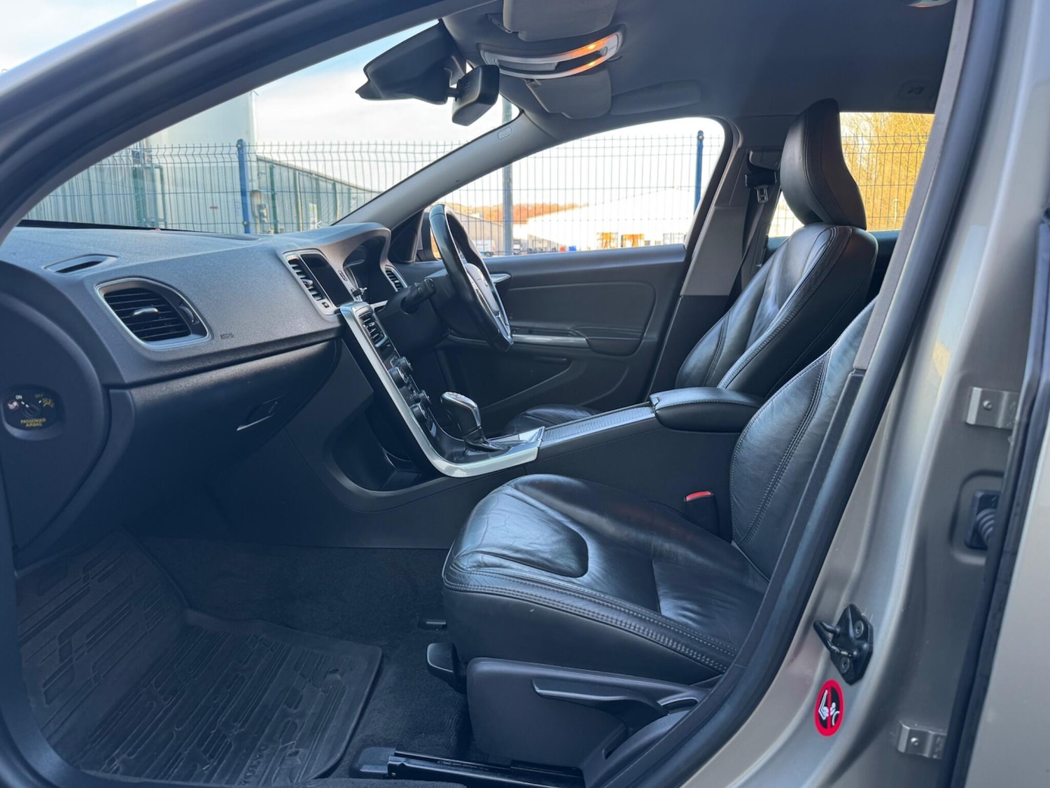 Used Volvo V60 2012 for sale - 78171045: Photo 25