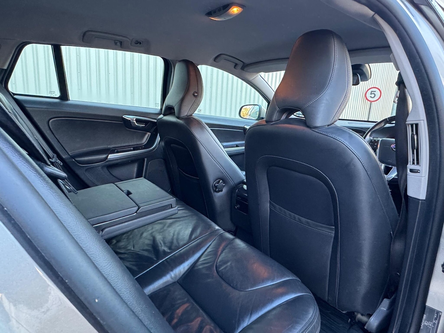 Used Volvo V60 2012 for sale - 78171045: Photo 27