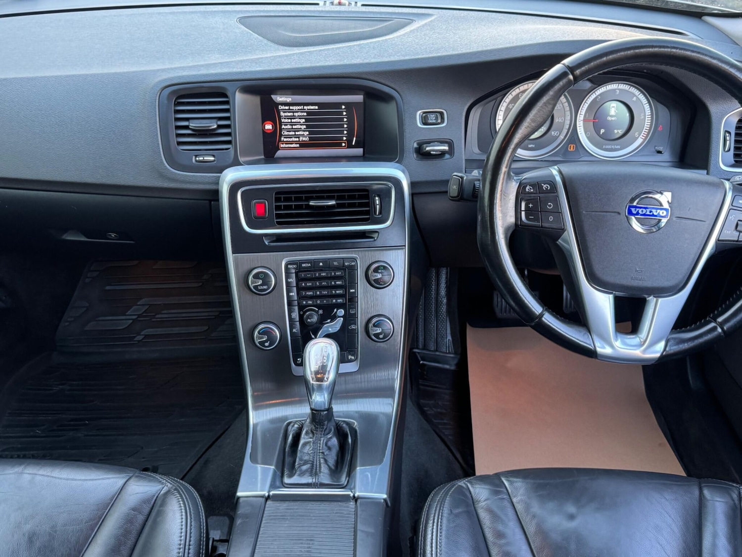 Used Volvo V60 2012 for sale - 78171045: Photo 29