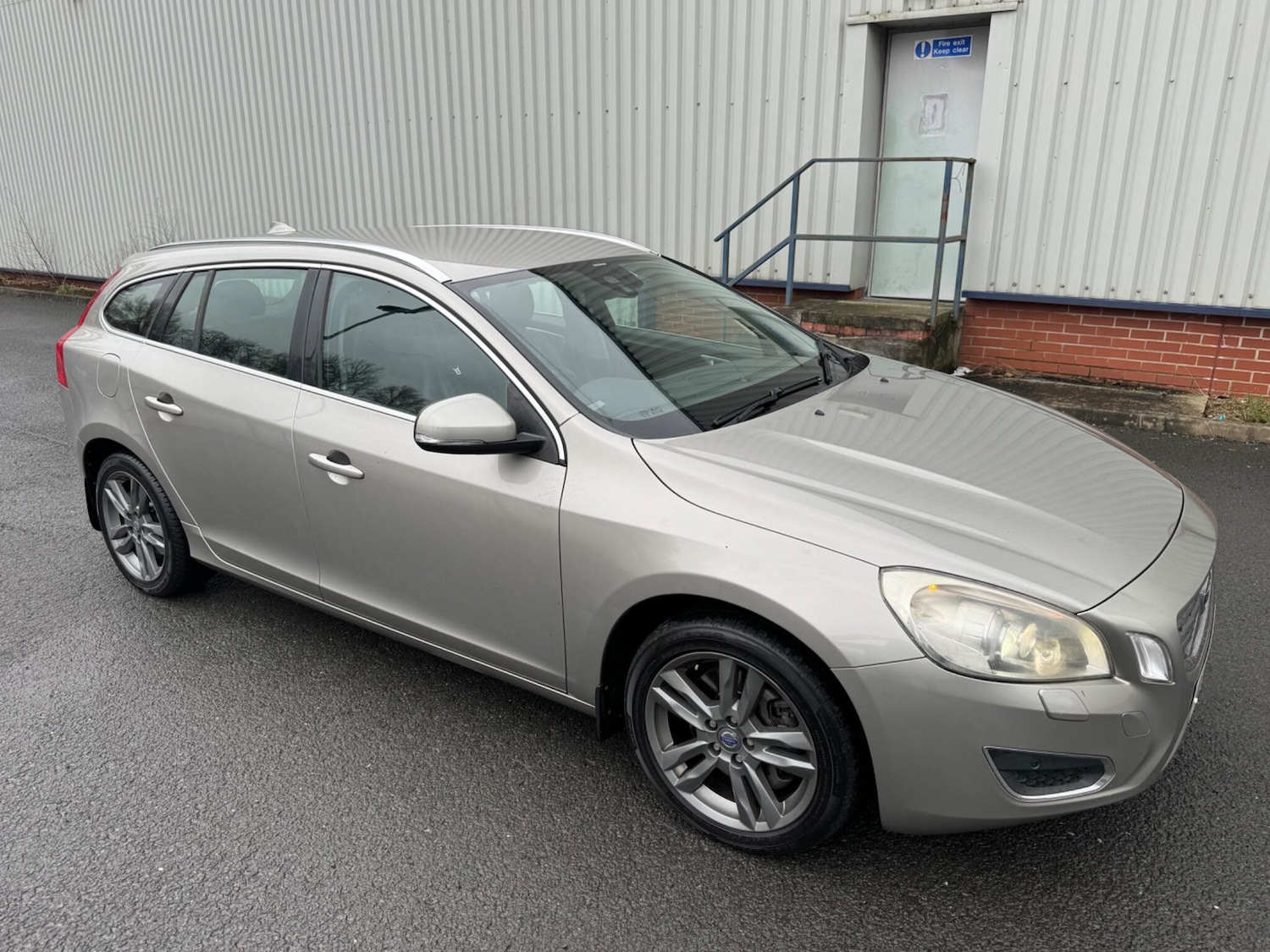 Used Volvo V60 2012 for sale - 78171045: Photo 5