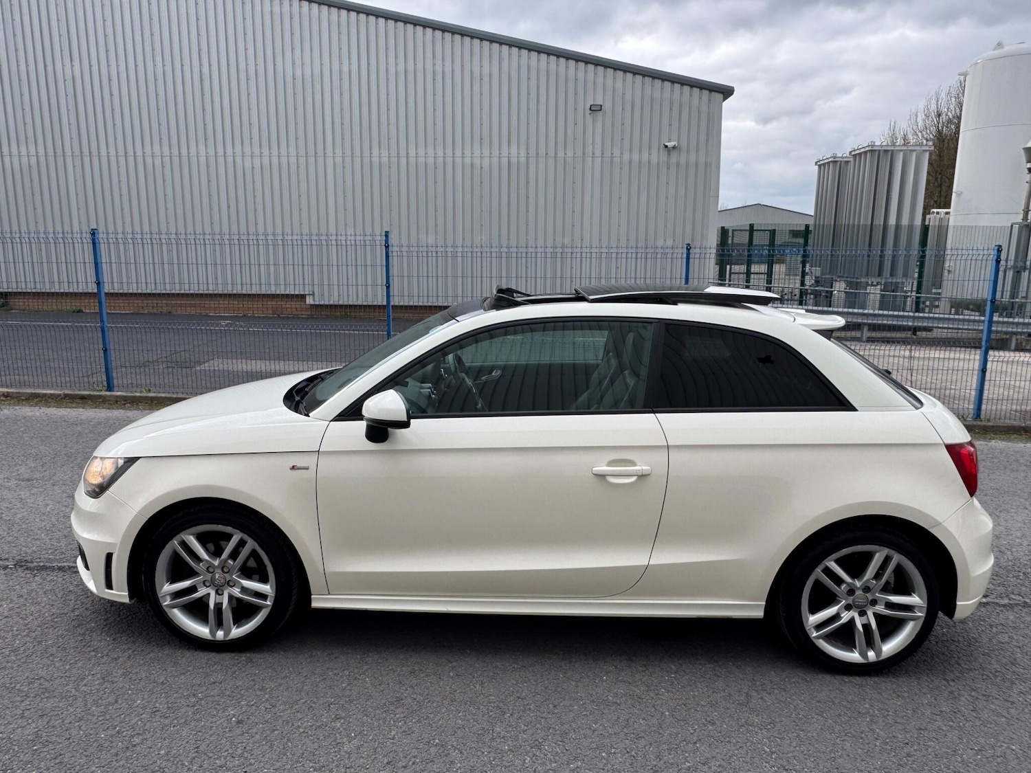 Used Audi A1 for sale - 78135796: Photo 2