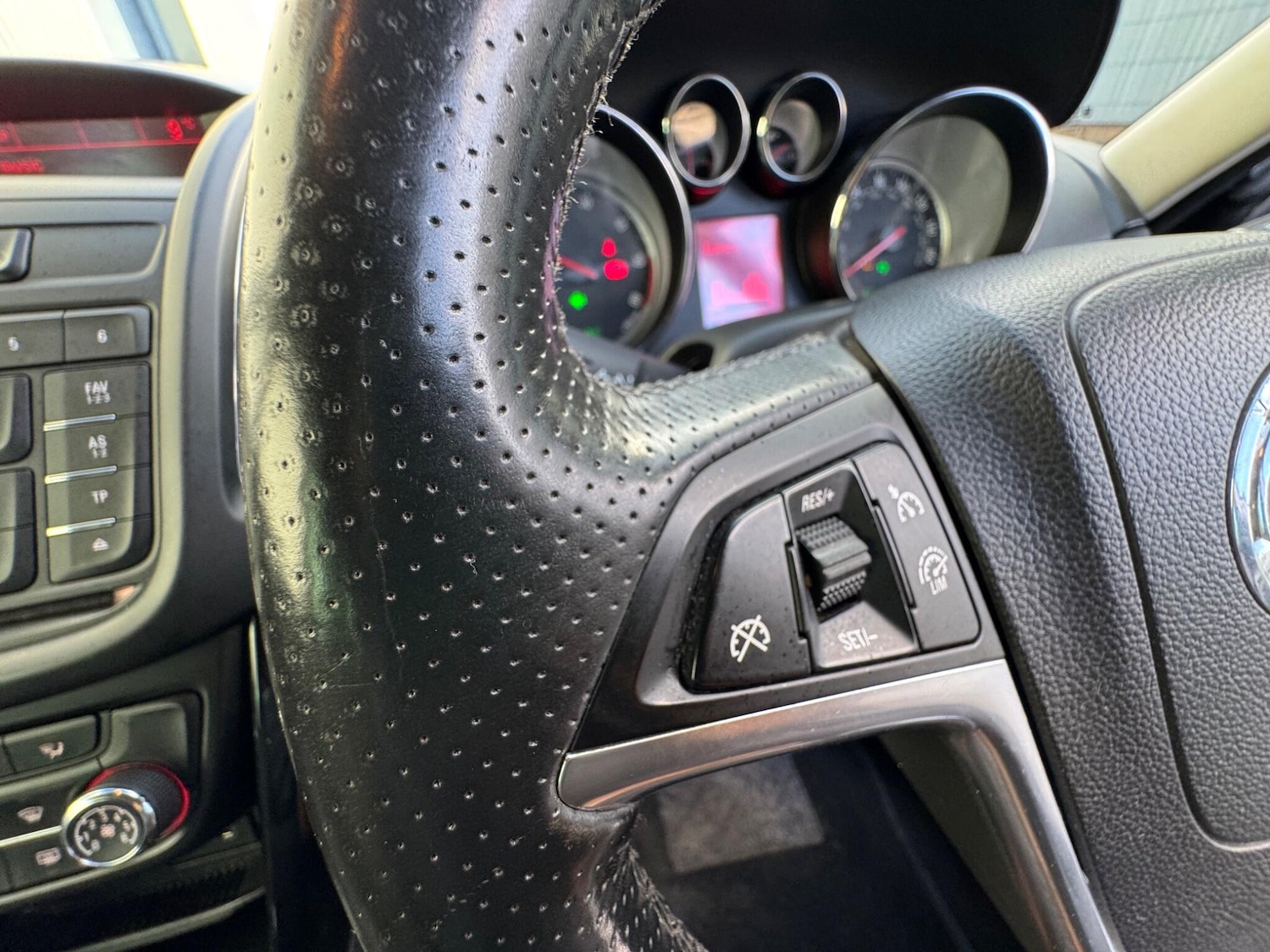 Used Vauxhall Zafira 2016 for sale - 78171191: Photo 37