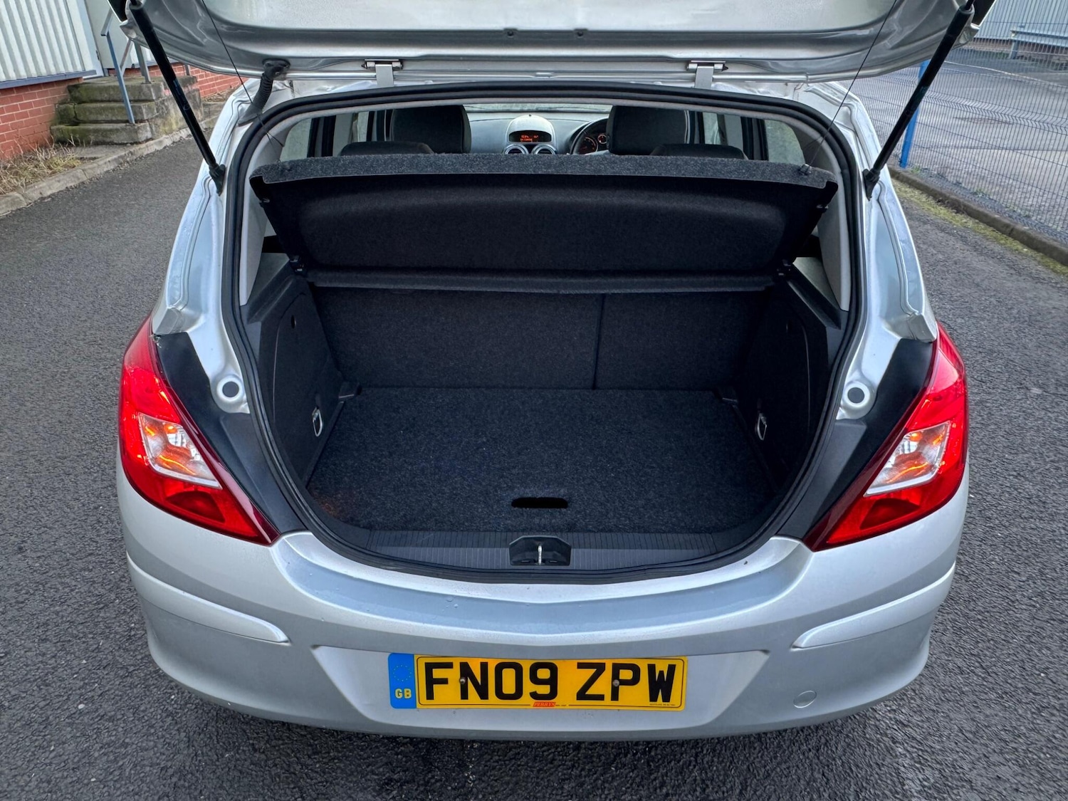 Used Vauxhall Corsa 2009 for sale - 77205099: Photo 14