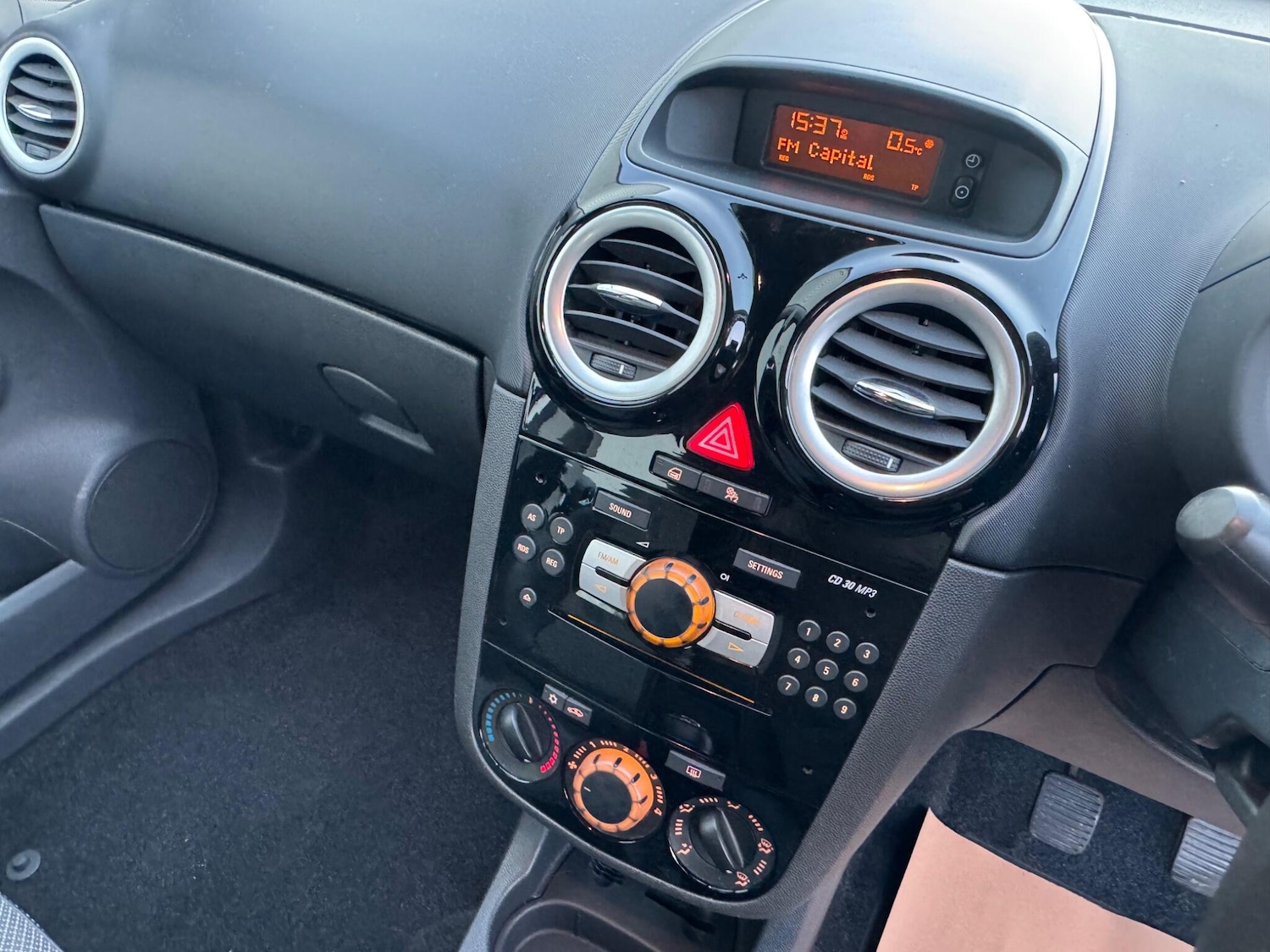 Used Vauxhall Corsa 2009 for sale - 77205099: Photo 25