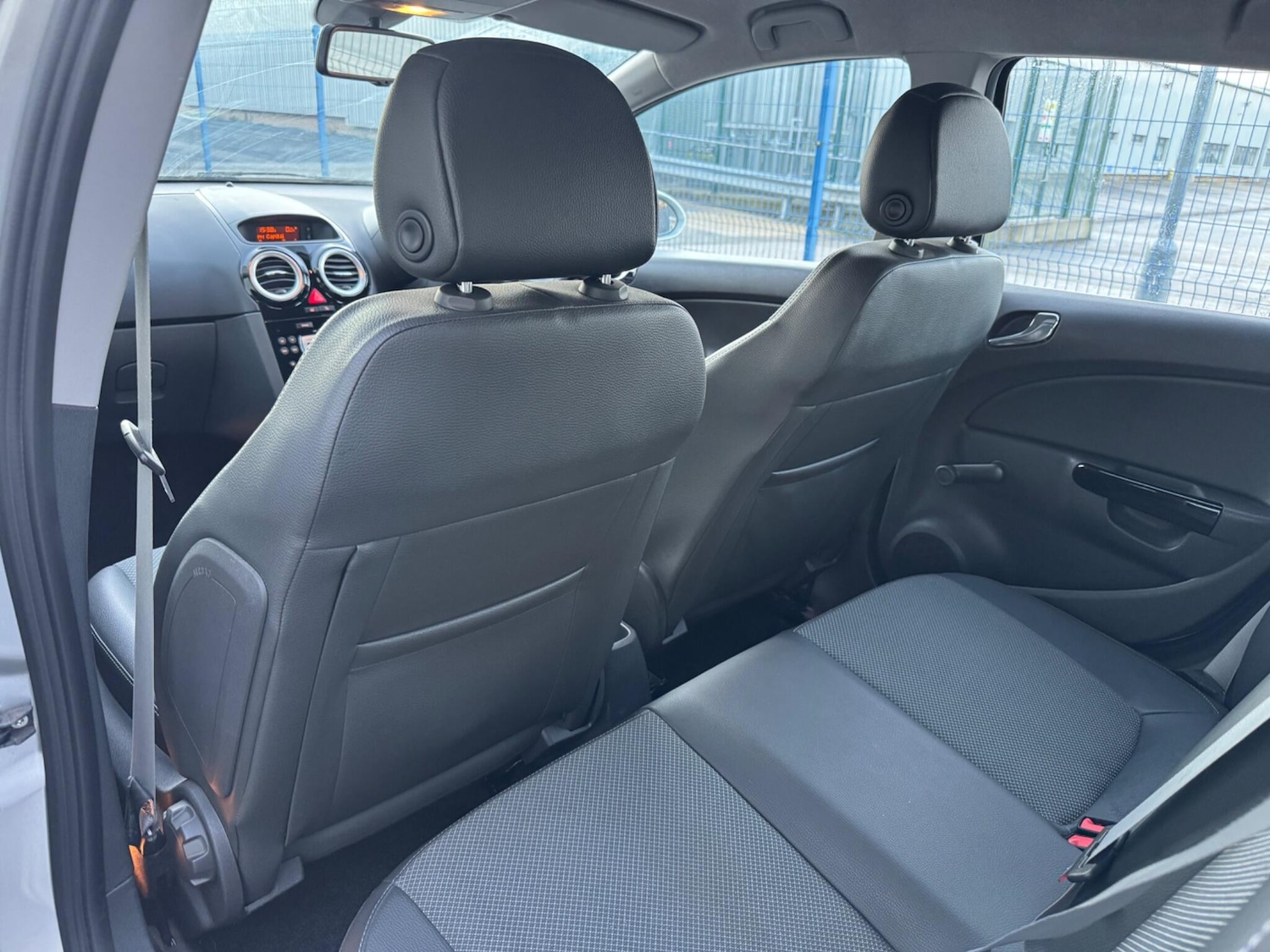 Used Vauxhall Corsa 2009 for sale - 77205099: Photo 34