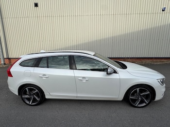 Used Volvo V60 2015 for sale - 78830476: Photo