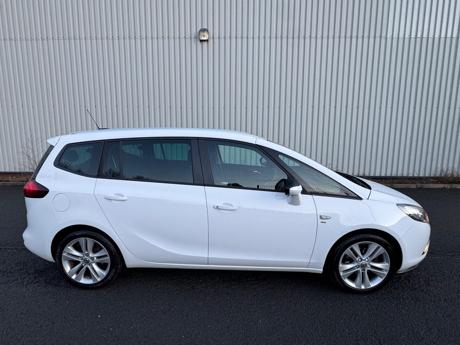 Used Vauxhall Zafira Tourer for sale - 77496318: Photo 4