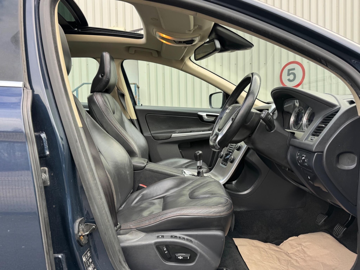 Used Volvo XC60 2013 for sale - 77395681: Photo 23