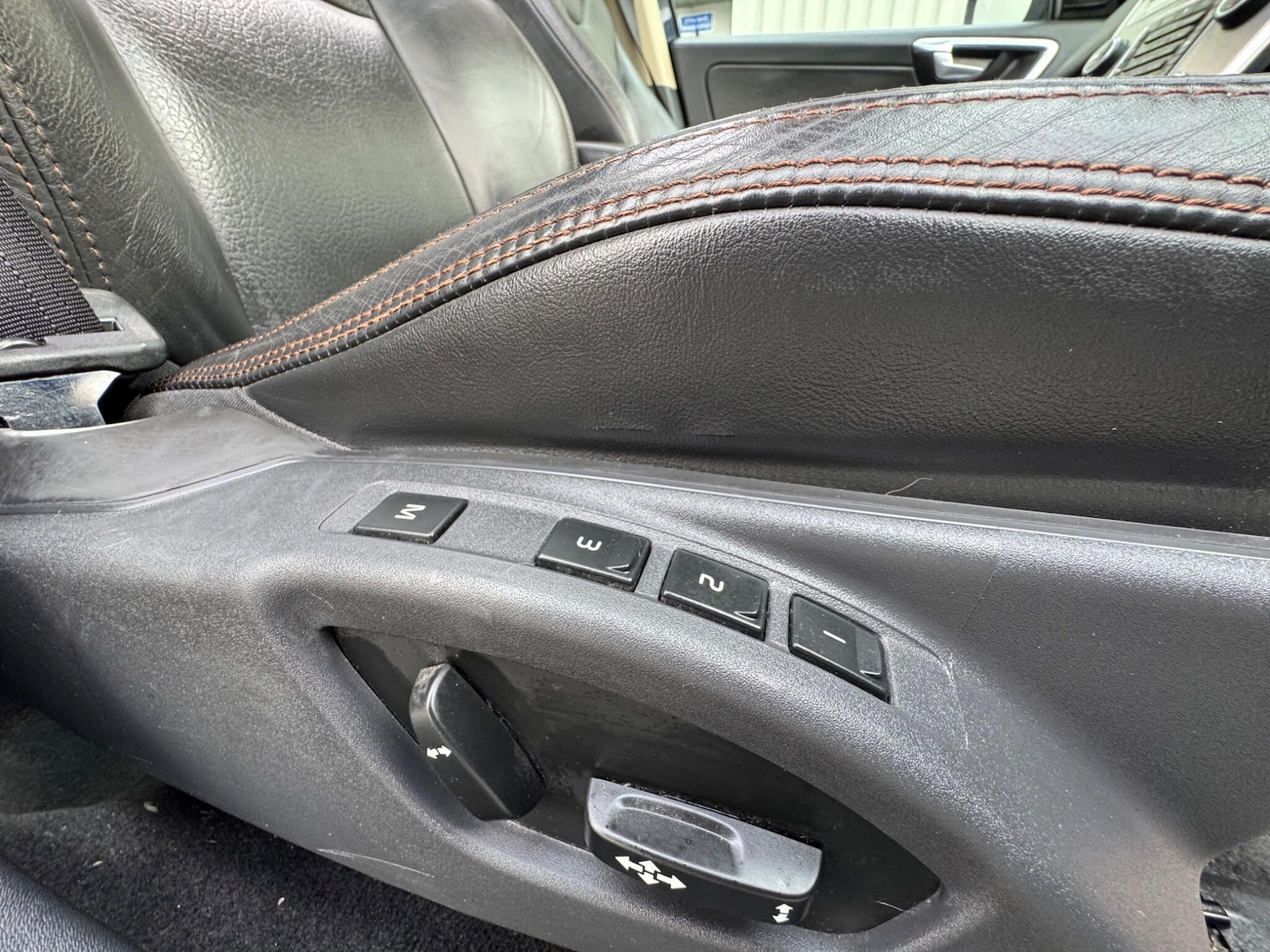 Used Volvo XC60 2013 for sale - 77395681: Photo 42