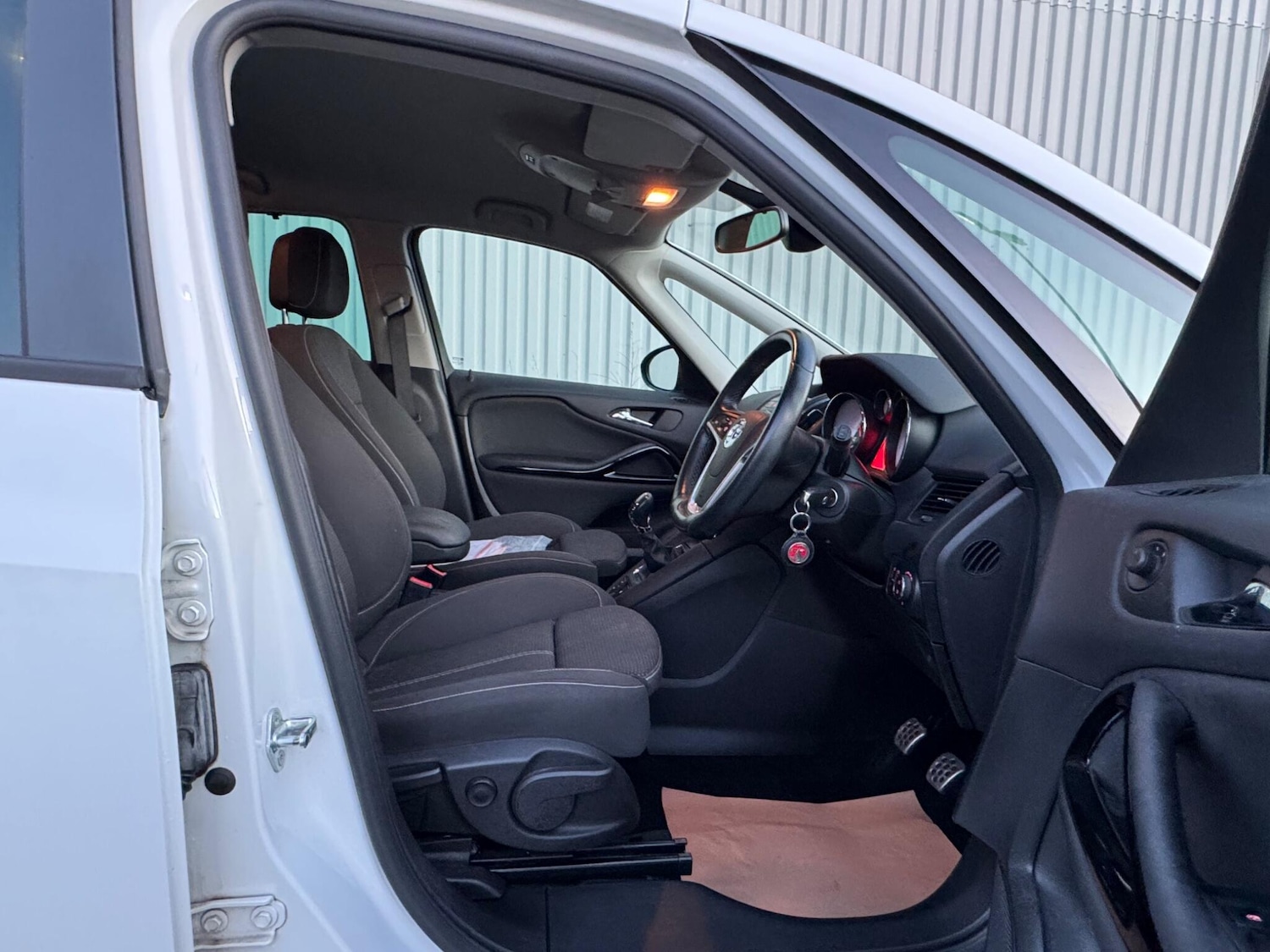 Used Vauxhall Zafira 2017 for sale - 77205087: Photo 21