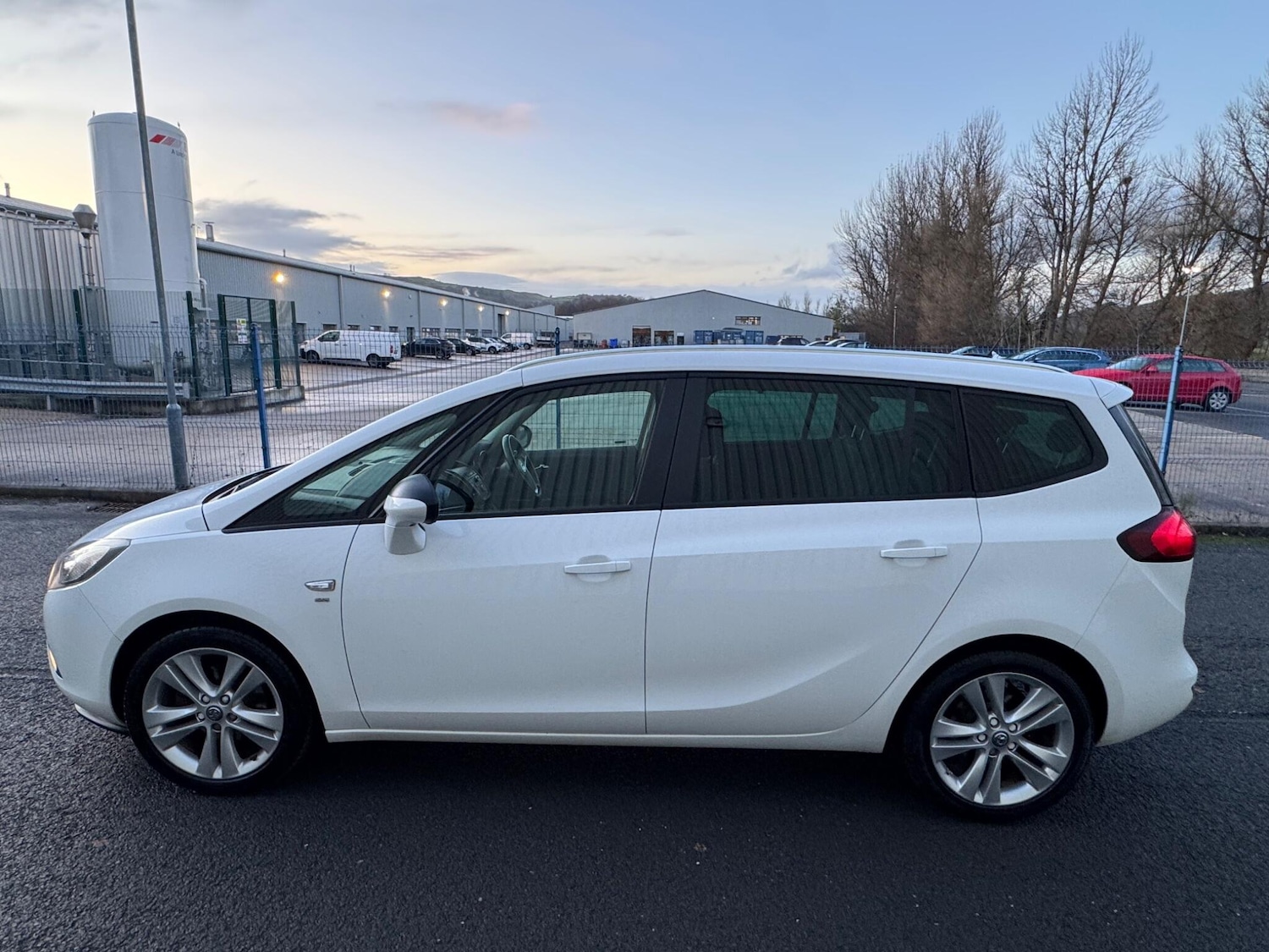 Used Vauxhall Zafira 2017 for sale - 77205087: Photo 8