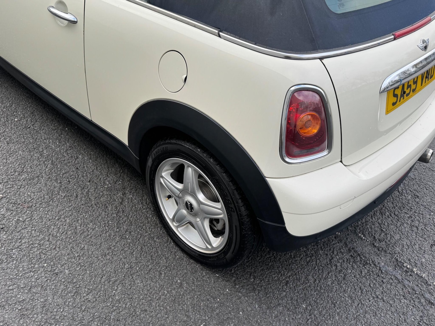Used MINI Convertible 2009 for sale - 77400803: Photo 10