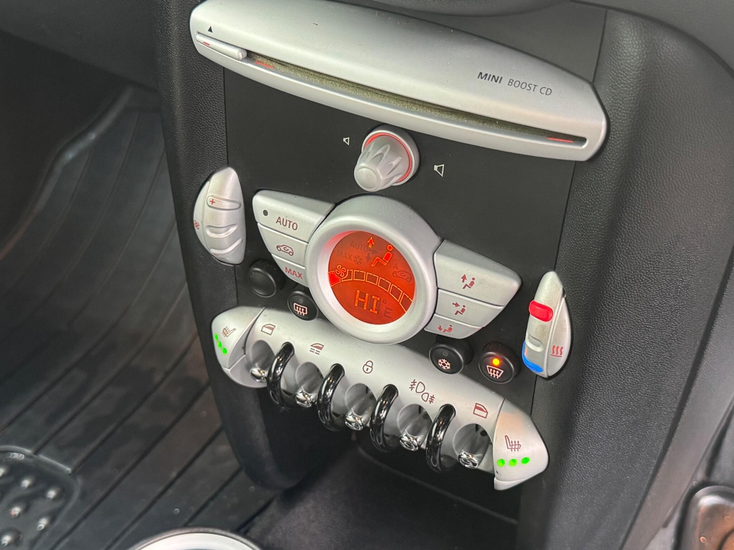 Used MINI Convertible 2009 for sale - 77400803: Photo 21