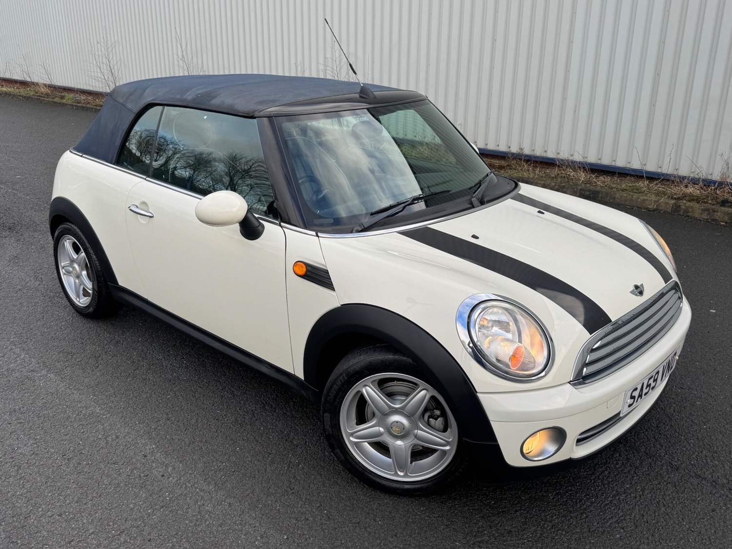 Used MINI Convertible 2009 for sale - 77400803: Photo 30