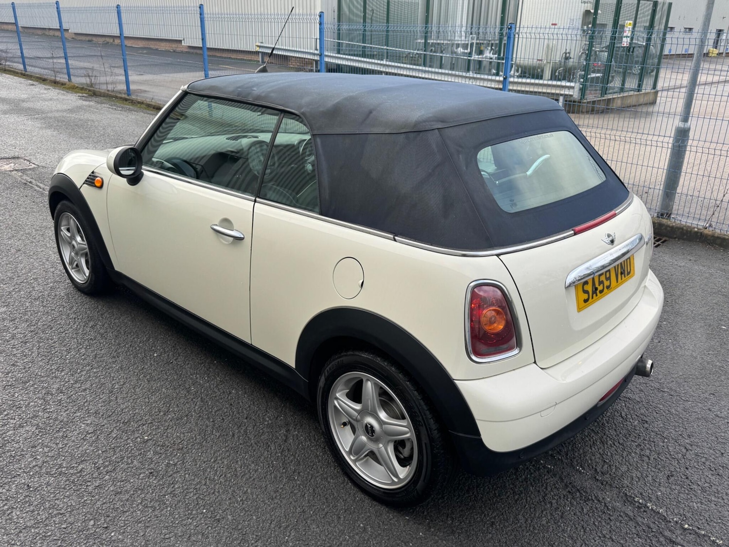 Used MINI Convertible 2009 for sale - 77400803: Photo 9
