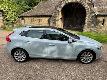 Used Volvo V40 2013 for sale - 78741517: Photo