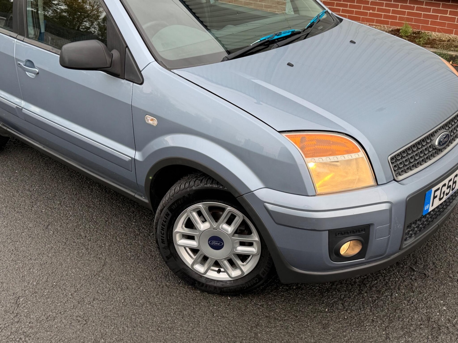 Used Ford Fusion 2006 for sale - 77205089: Photo 2