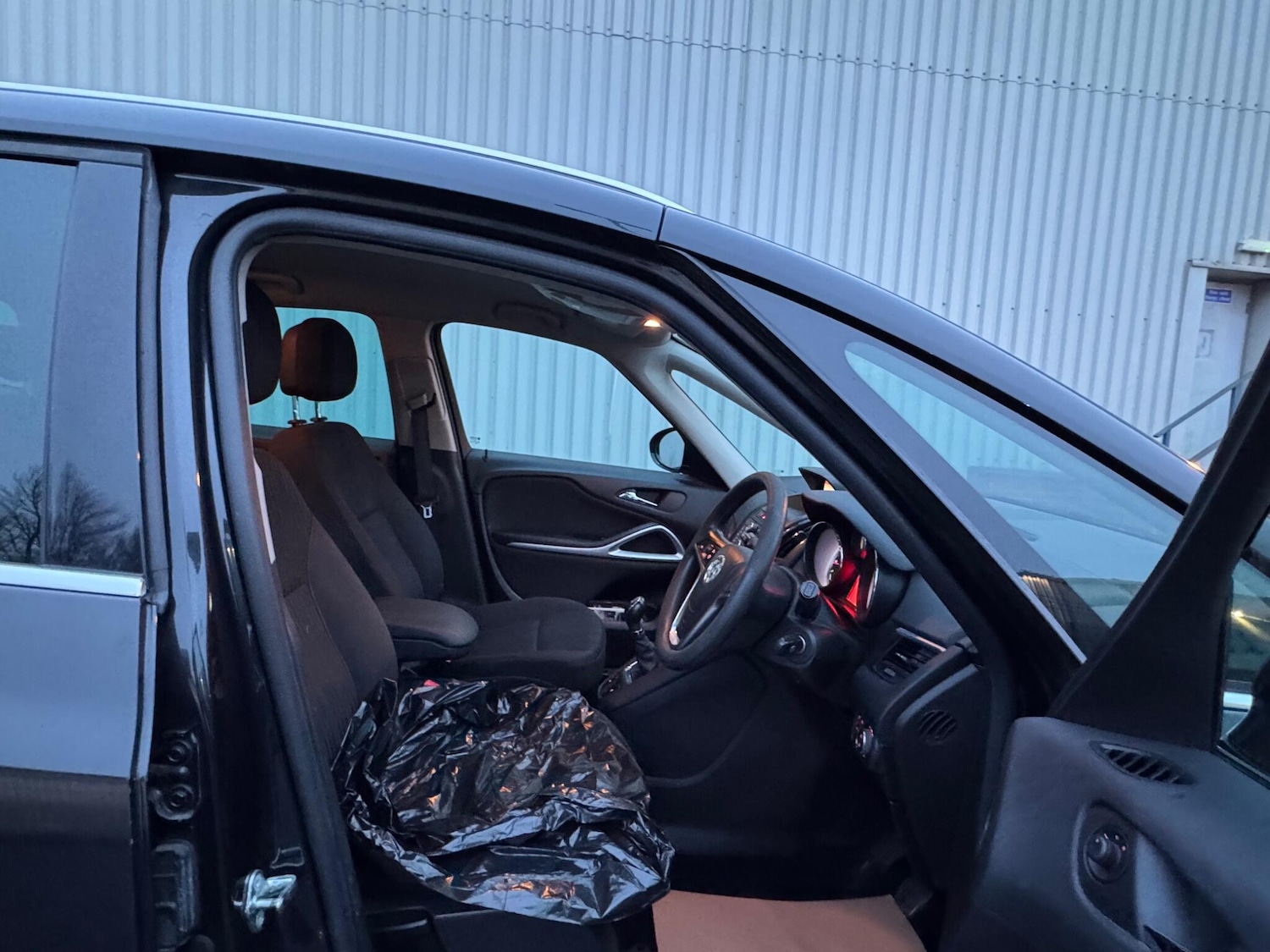 Used Vauxhall Zafira 2015 for sale - 77559684: Photo 20