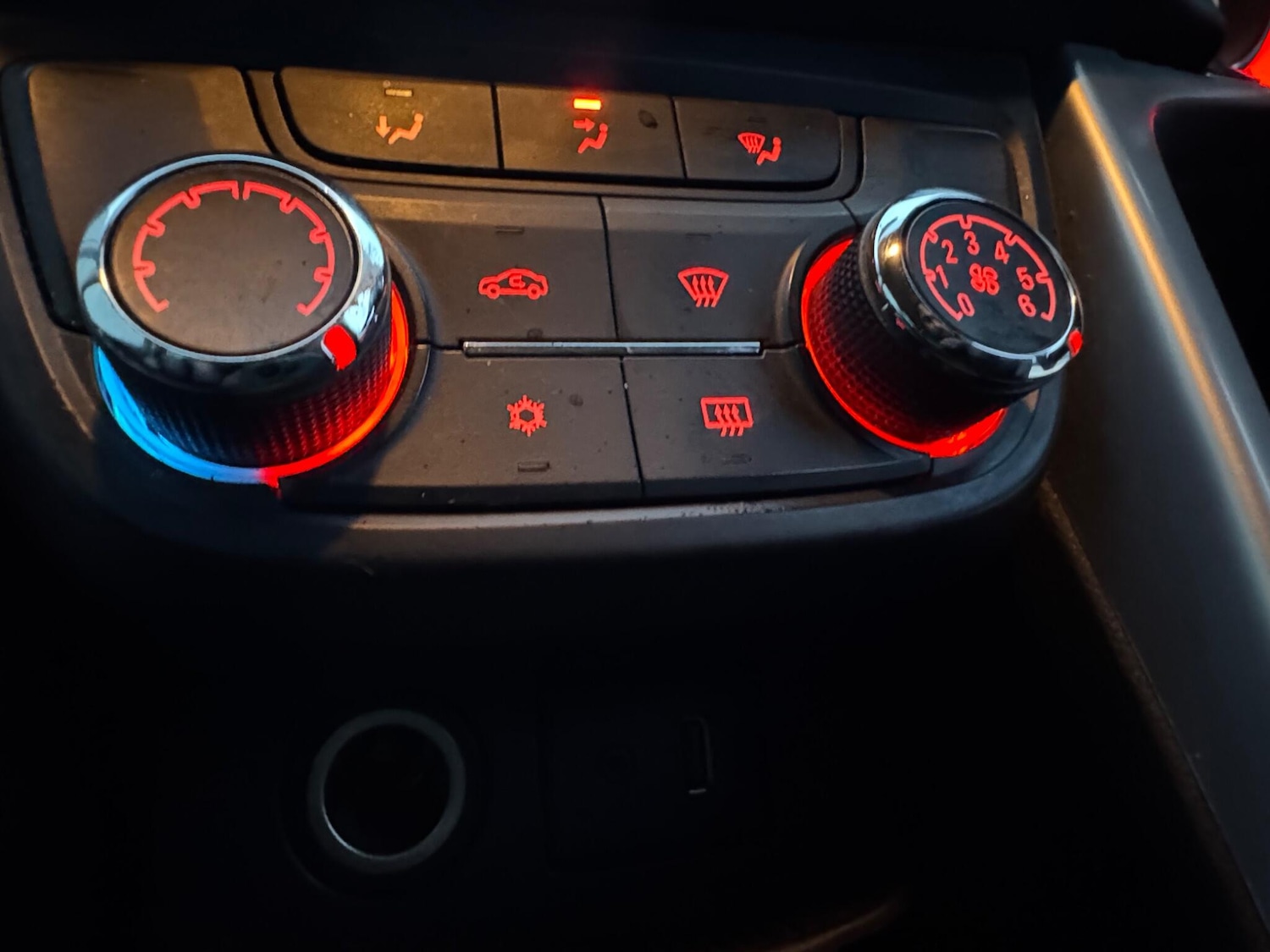 Used Vauxhall Zafira 2015 for sale - 77559684: Photo 25