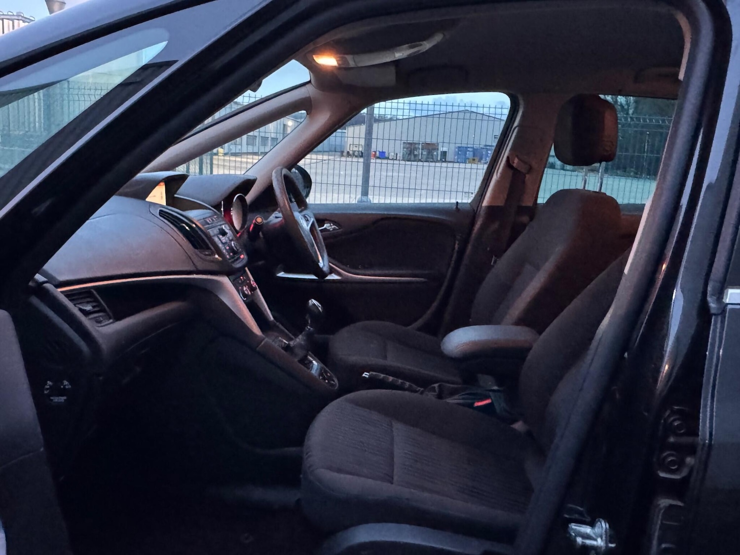 Used Vauxhall Zafira 2015 for sale - 77559684: Photo 27