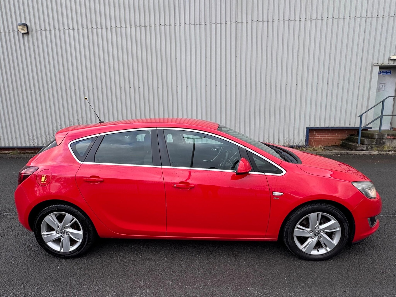 Used Vauxhall Astra 2013 for sale - 77400532: Photo 9
