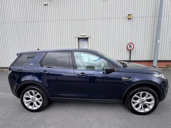 Used Land Rover Discovery Sport 2016 for sale - 79325349: Photo