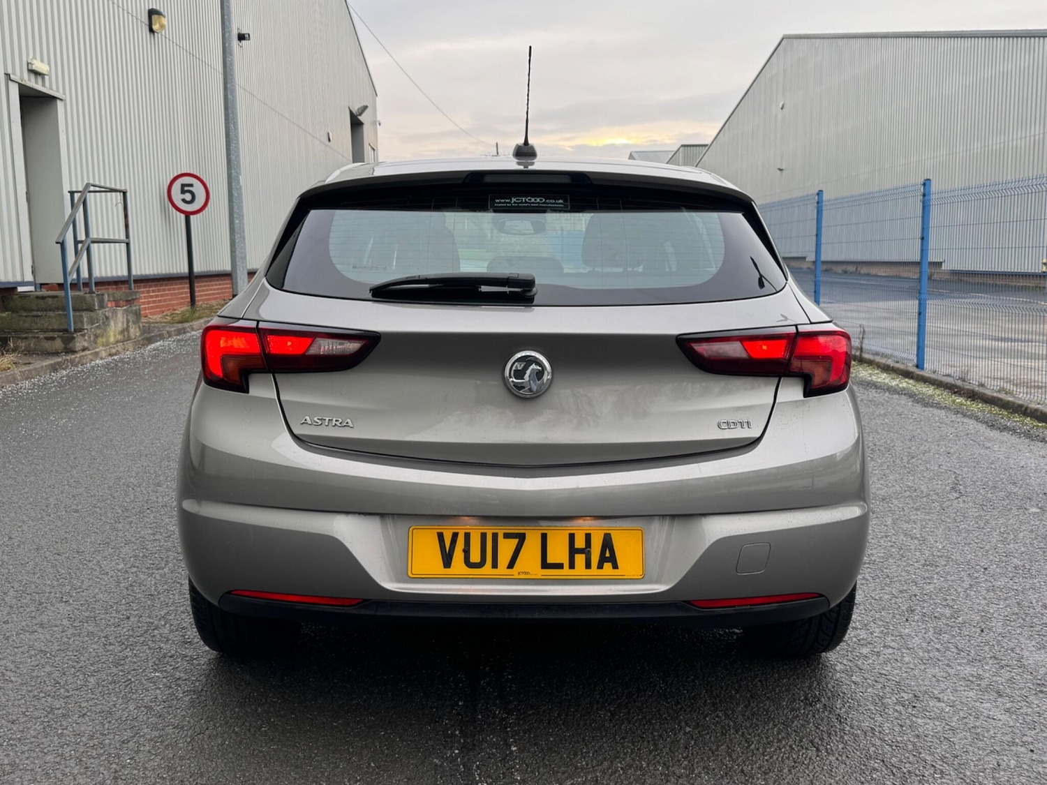Used Vauxhall Astra 2017 for sale - 77205083: Photo 10