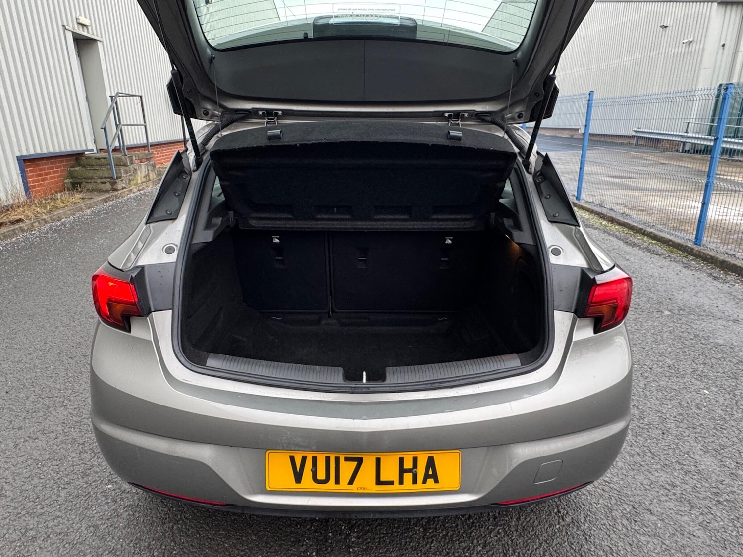 Used Vauxhall Astra 2017 for sale - 77205083: Photo 13