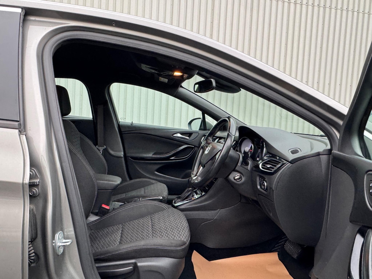 Used Vauxhall Astra 2017 for sale - 77205083: Photo 22