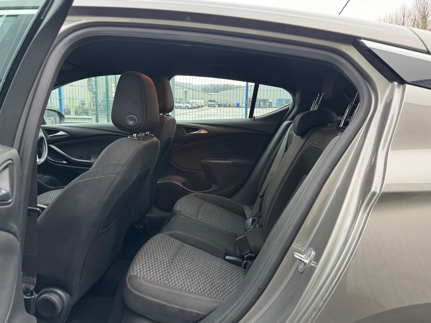 Used Vauxhall Astra 2017 for sale - 77205083: Photo 31