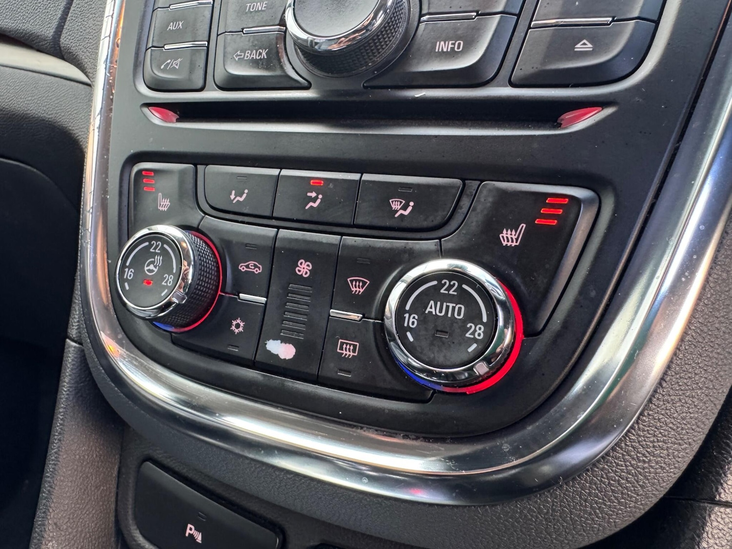 Used Vauxhall Mokka 2014 for sale - 77957850: Photo 24