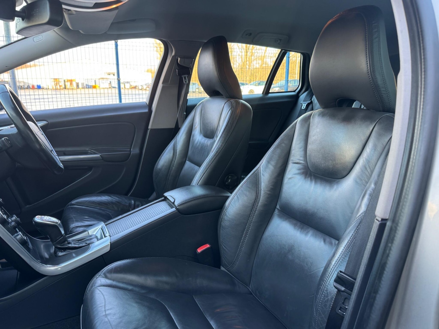 Used Volvo V60 2012 for sale - 77411369: Photo 24