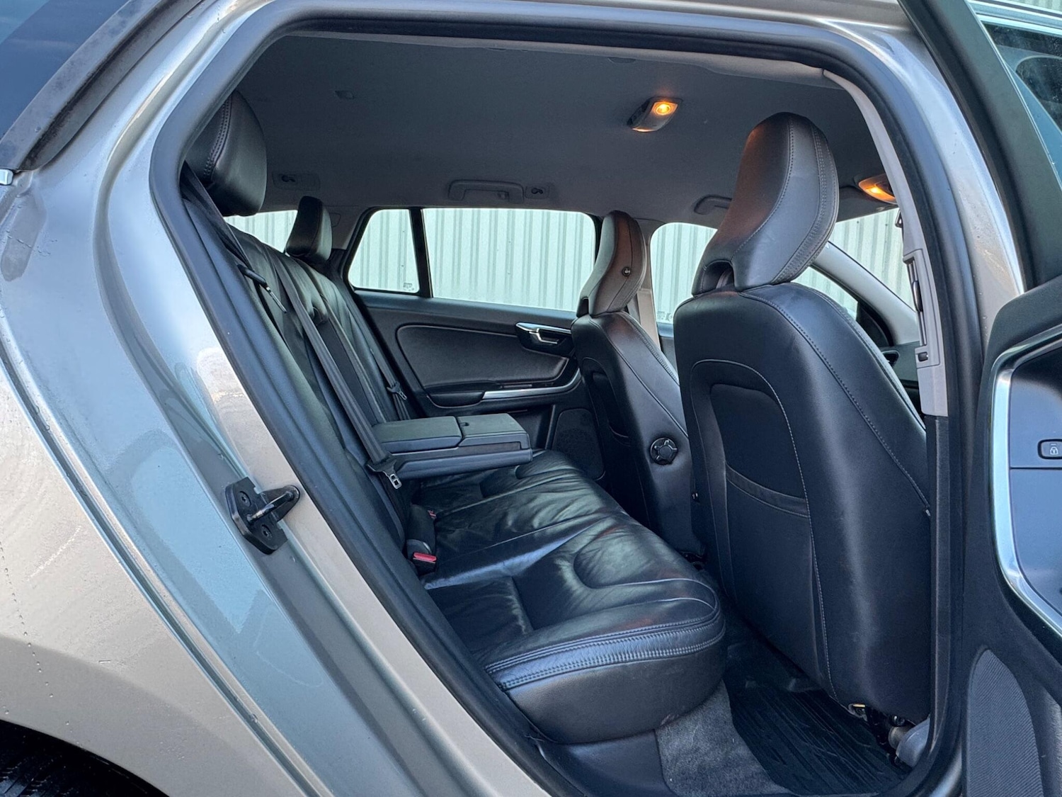 Used Volvo V60 2012 for sale - 77411369: Photo 26