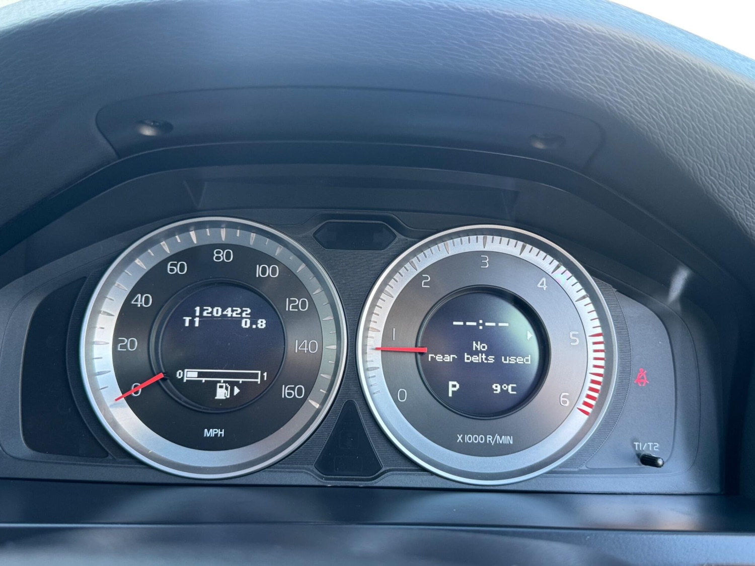 Used Volvo V60 2012 for sale - 77411369: Photo 38