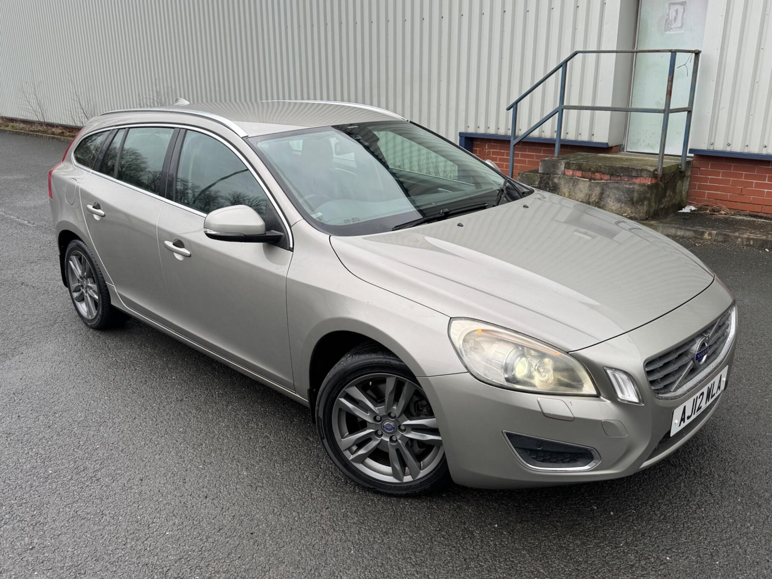 Used Volvo V60 2012 for sale - 77411369: Photo 40