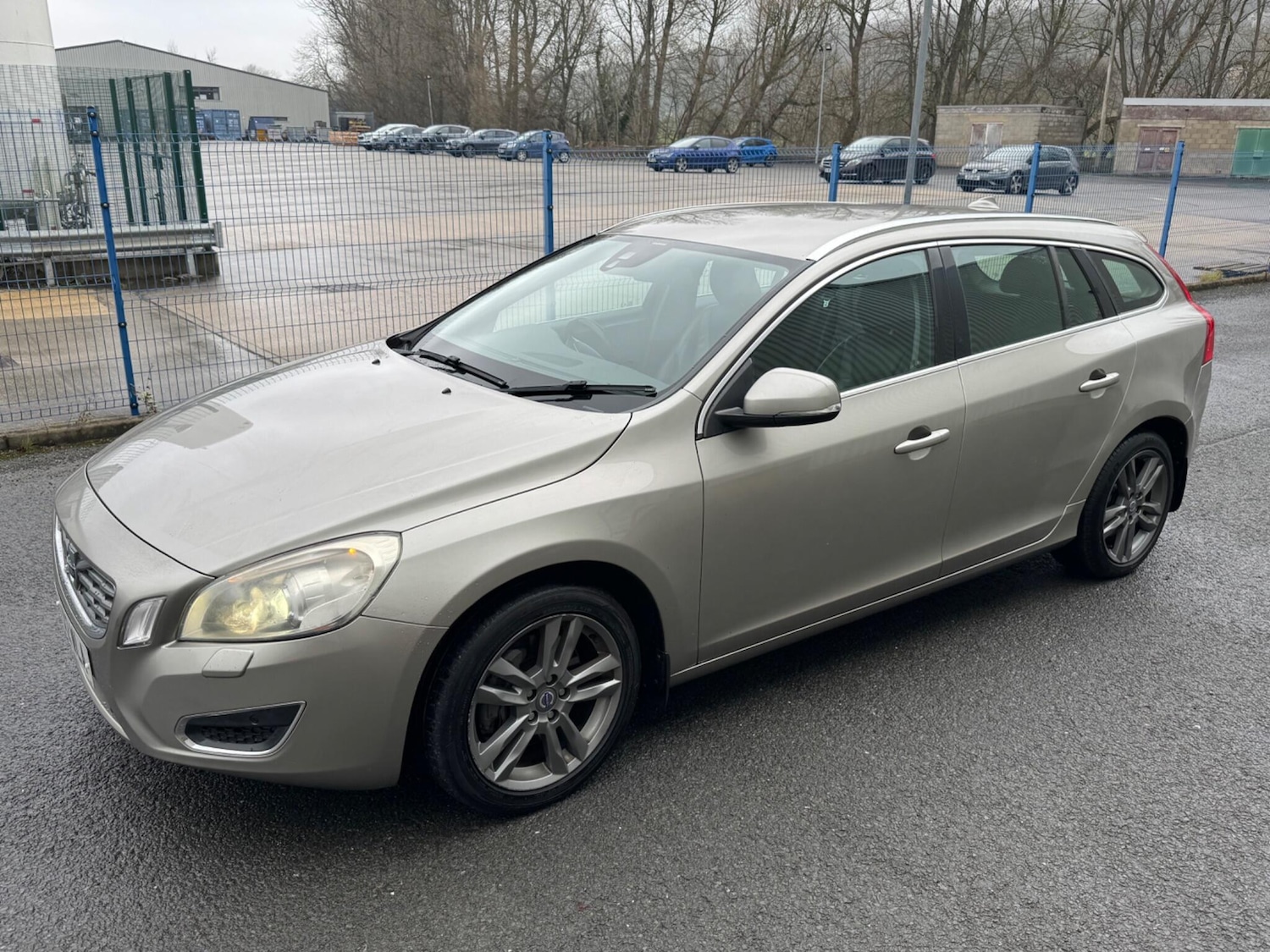Used Volvo V60 2012 for sale - 77411369: Photo 7