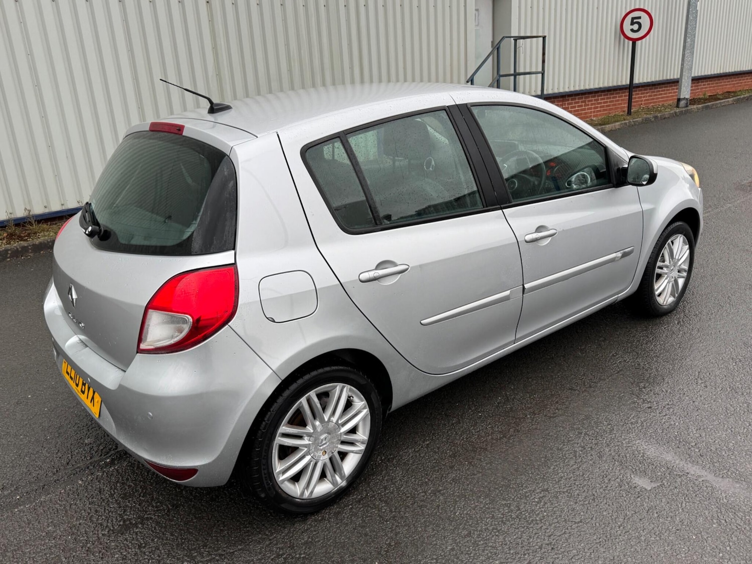 Used Renault Clio 2010 for sale - 77205094: Photo 13