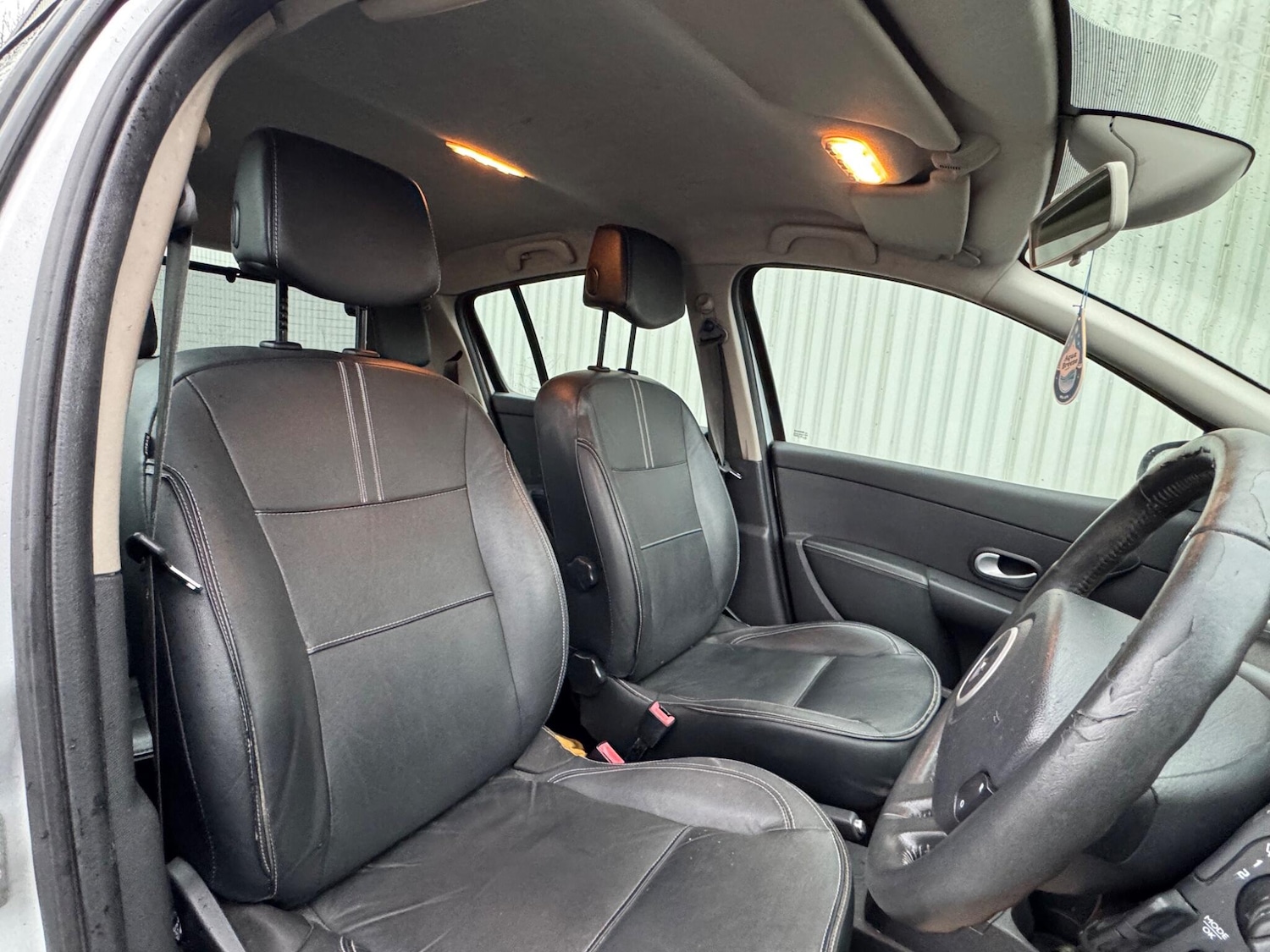 Used Renault Clio 2010 for sale - 77205094: Photo 23