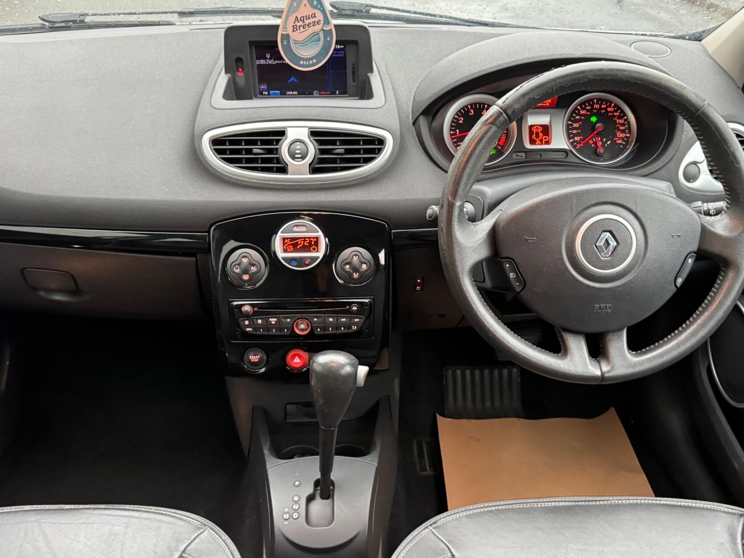 Used Renault Clio 2010 for sale - 77205094: Photo 31